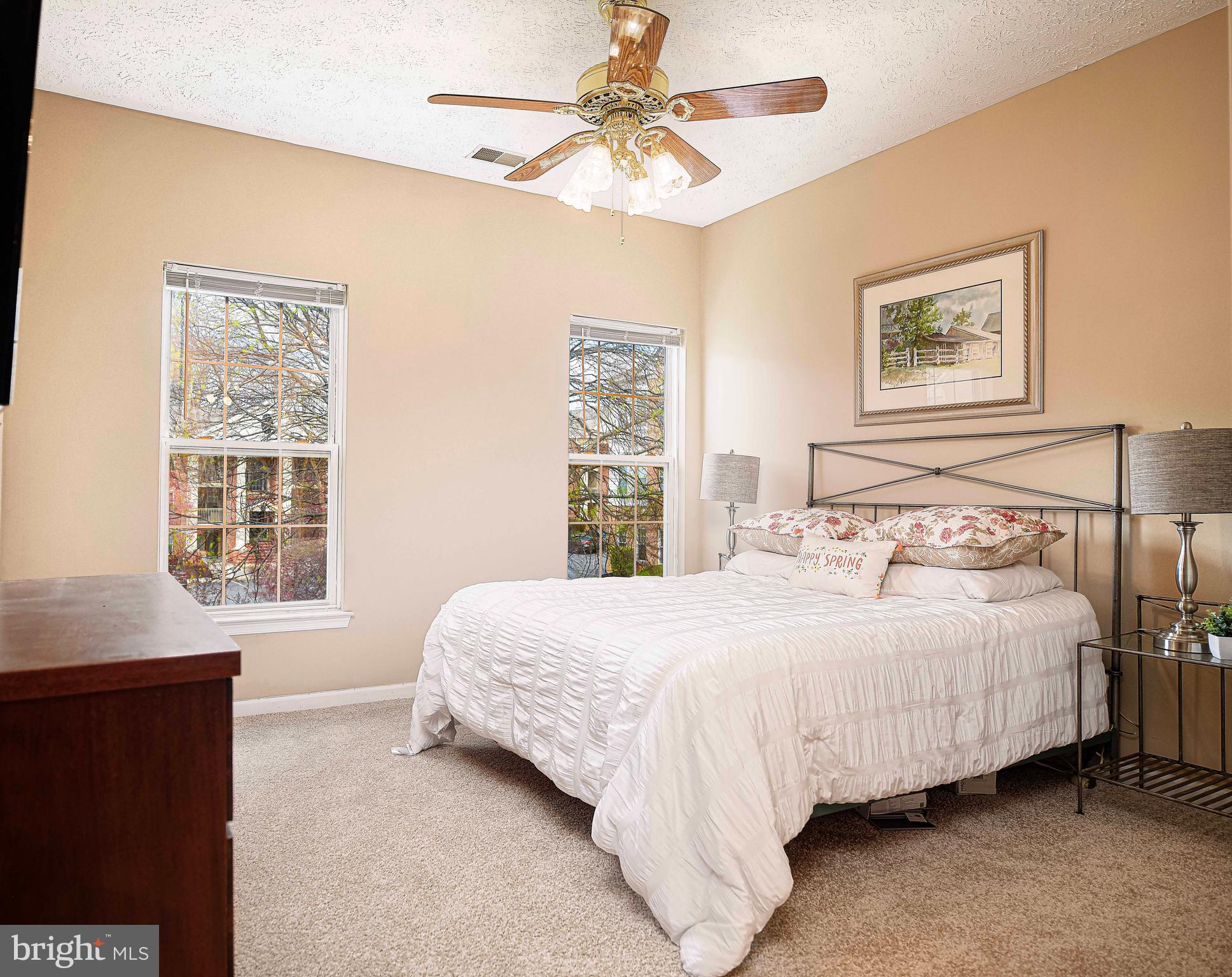 THE COURTYARDS AT POND - Residential