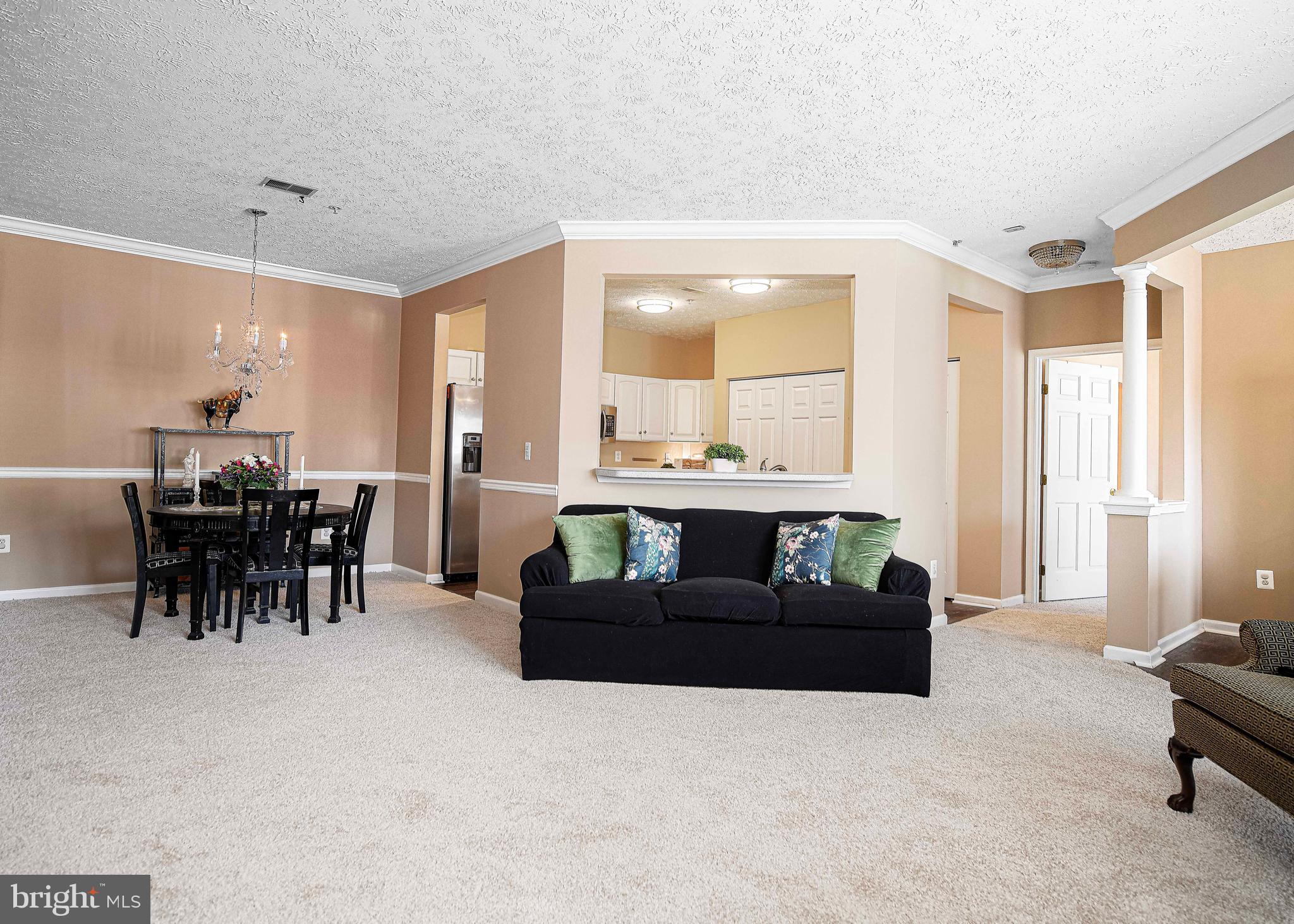 THE COURTYARDS AT POND - Residential