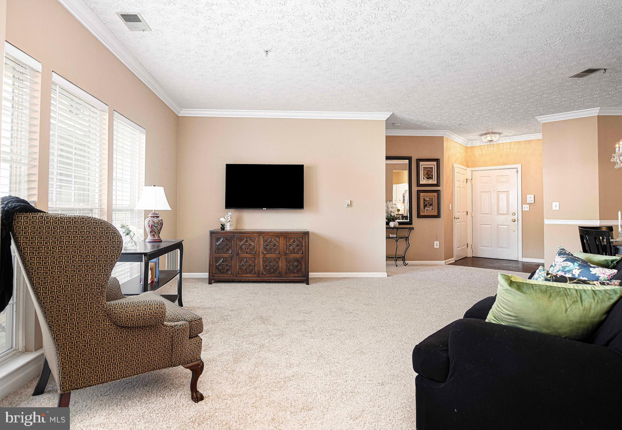 THE COURTYARDS AT POND - Residential