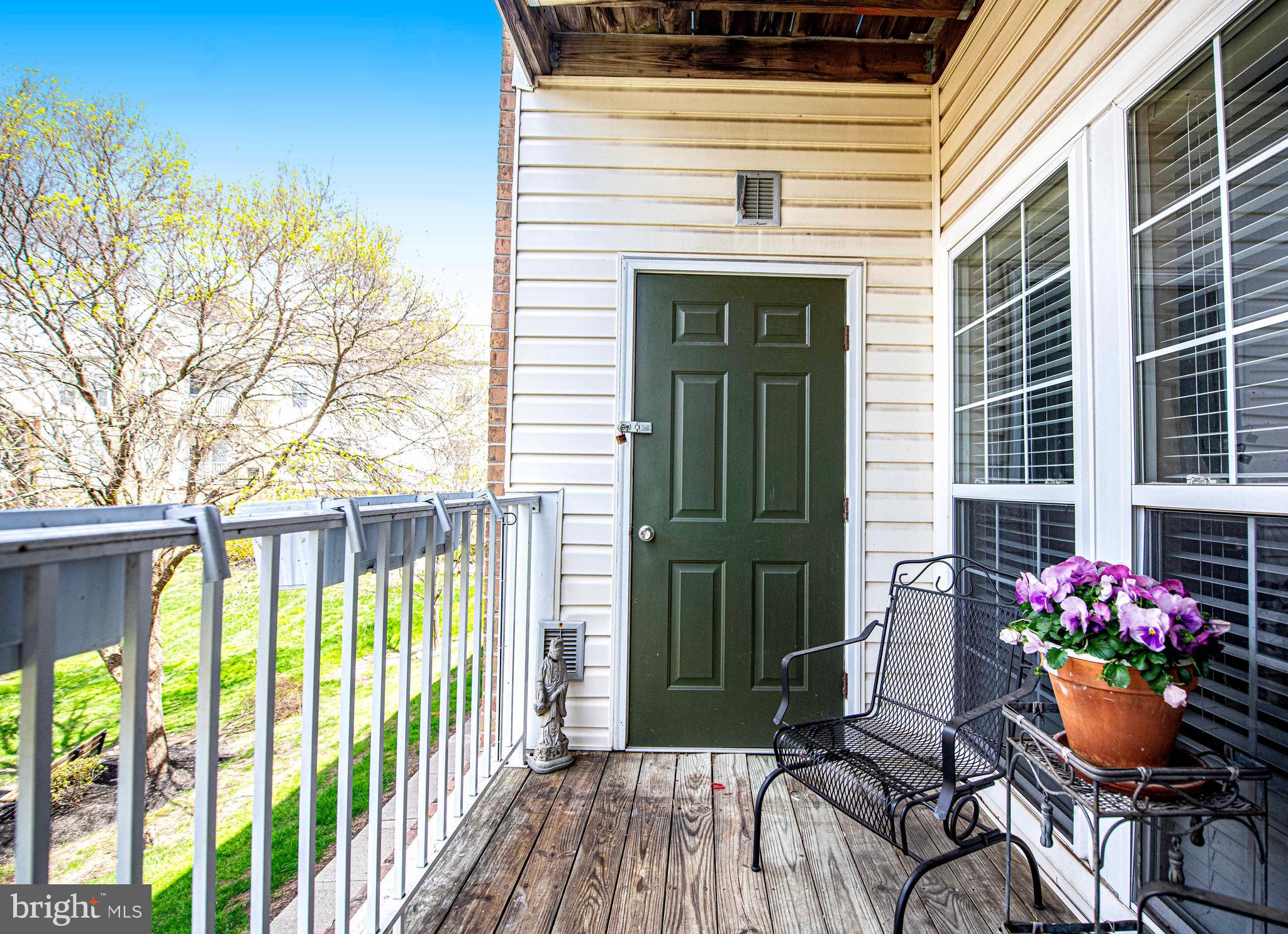 THE COURTYARDS AT POND - Residential