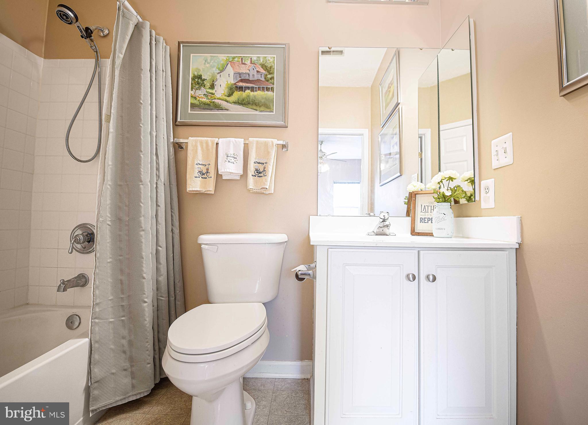 THE COURTYARDS AT POND - Residential