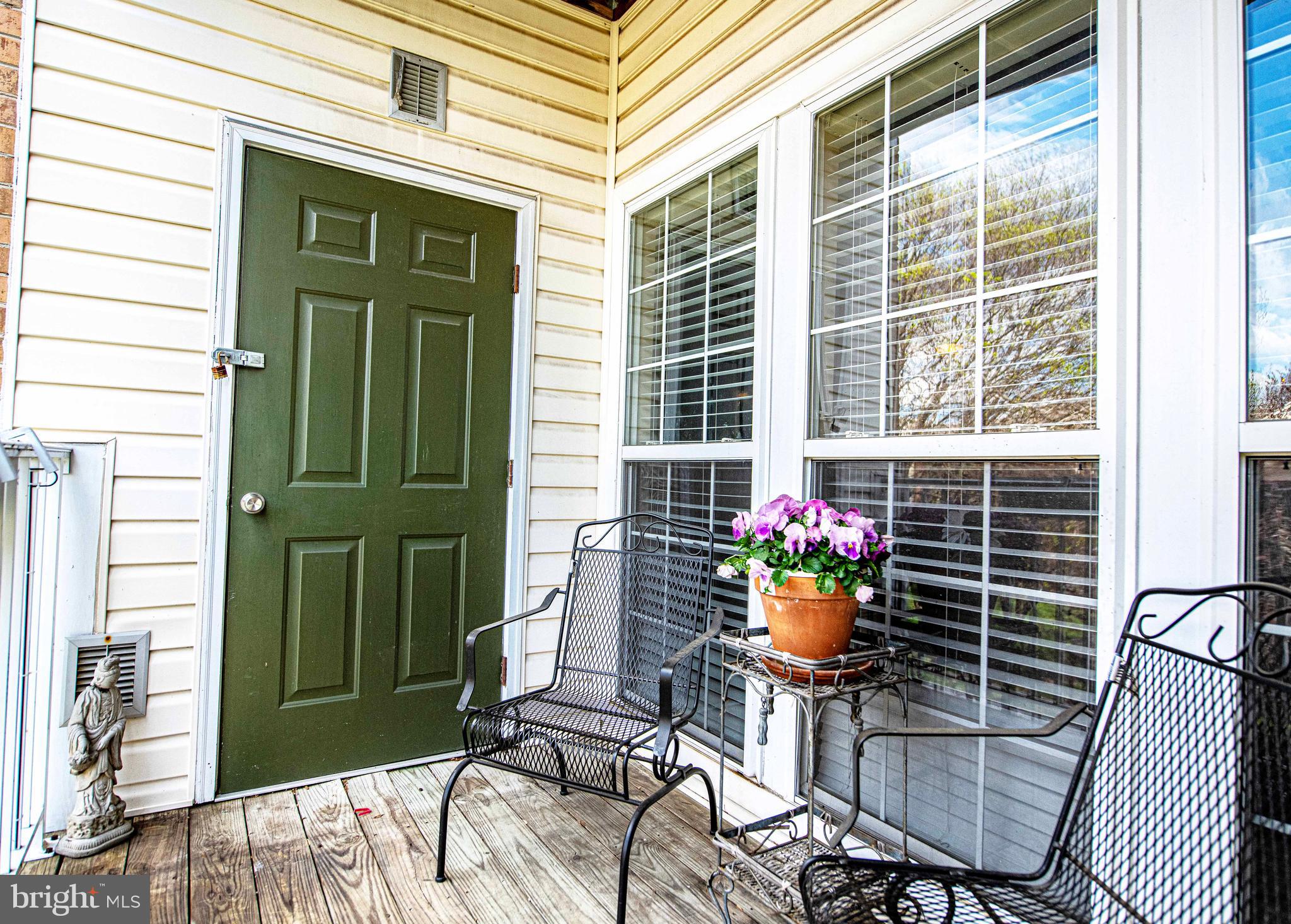 THE COURTYARDS AT POND - Residential