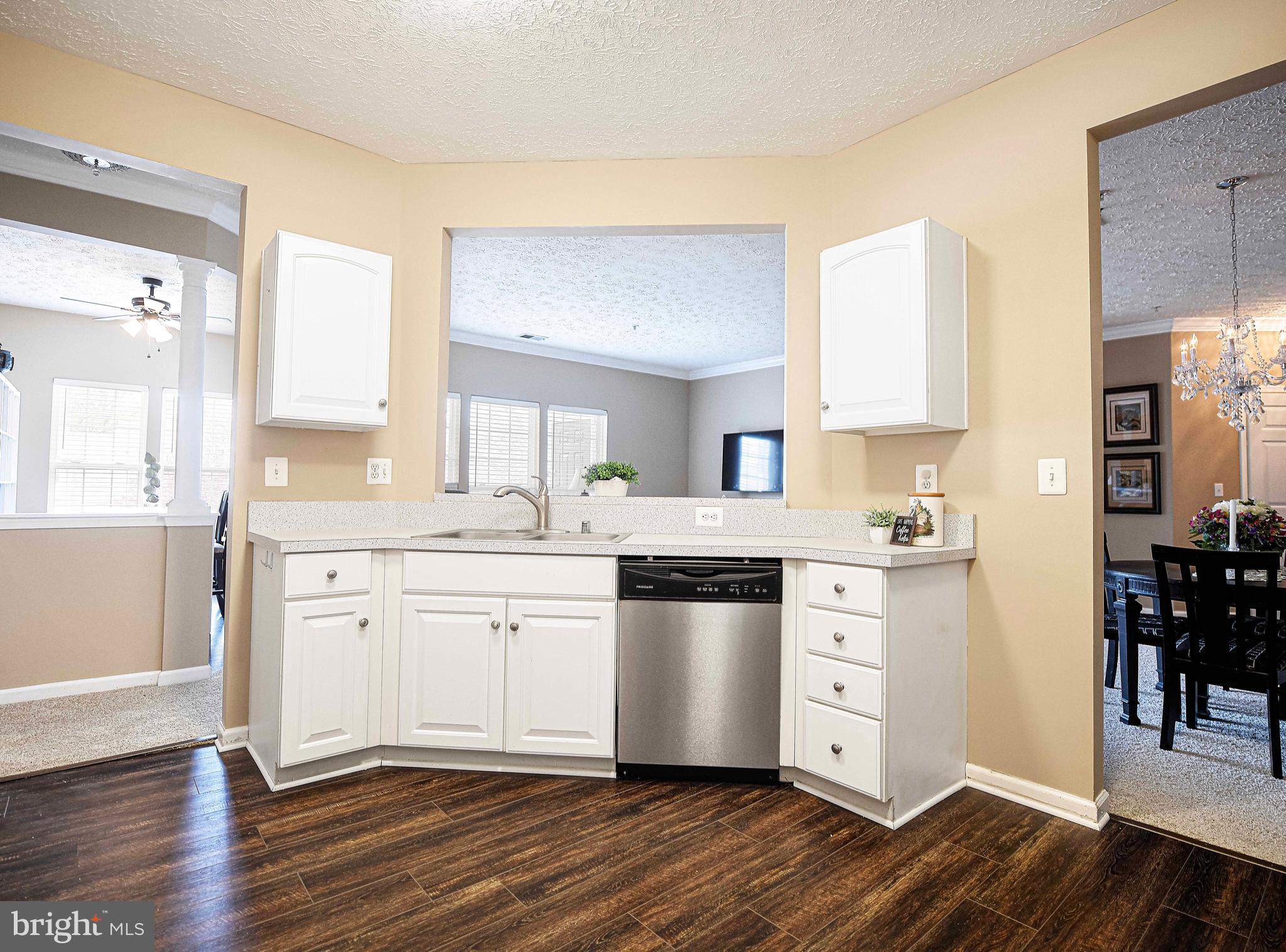 THE COURTYARDS AT POND - Residential