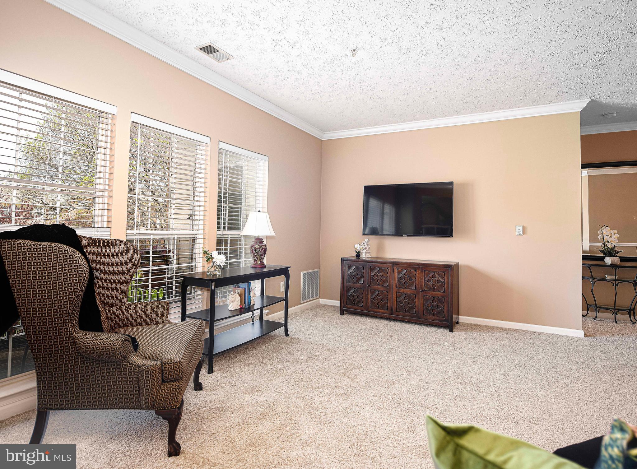 THE COURTYARDS AT POND - Residential