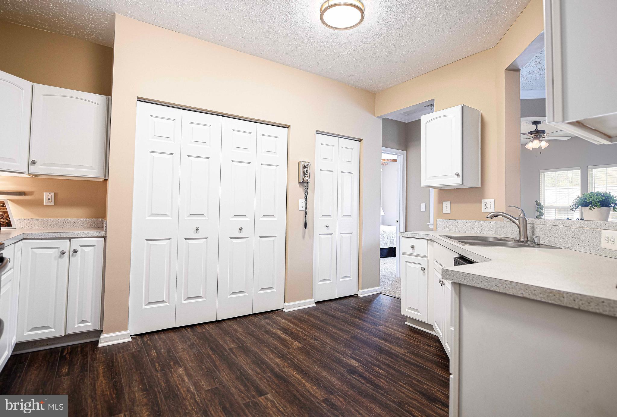 THE COURTYARDS AT POND - Residential