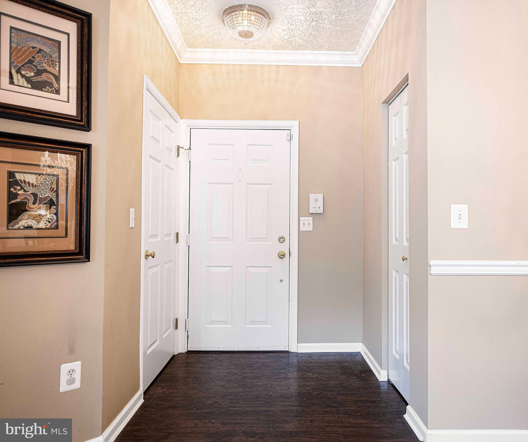 THE COURTYARDS AT POND - Residential