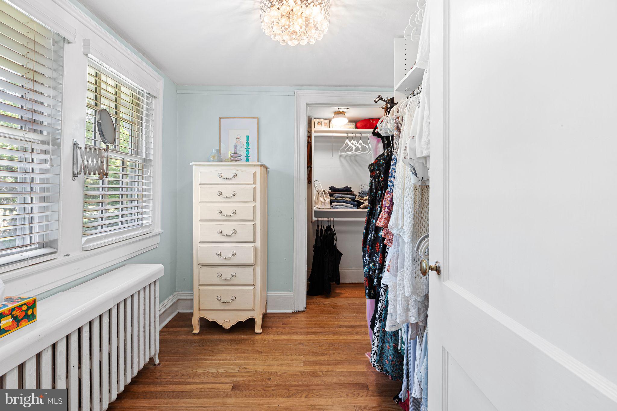 DELAVUE MANOR - Residential