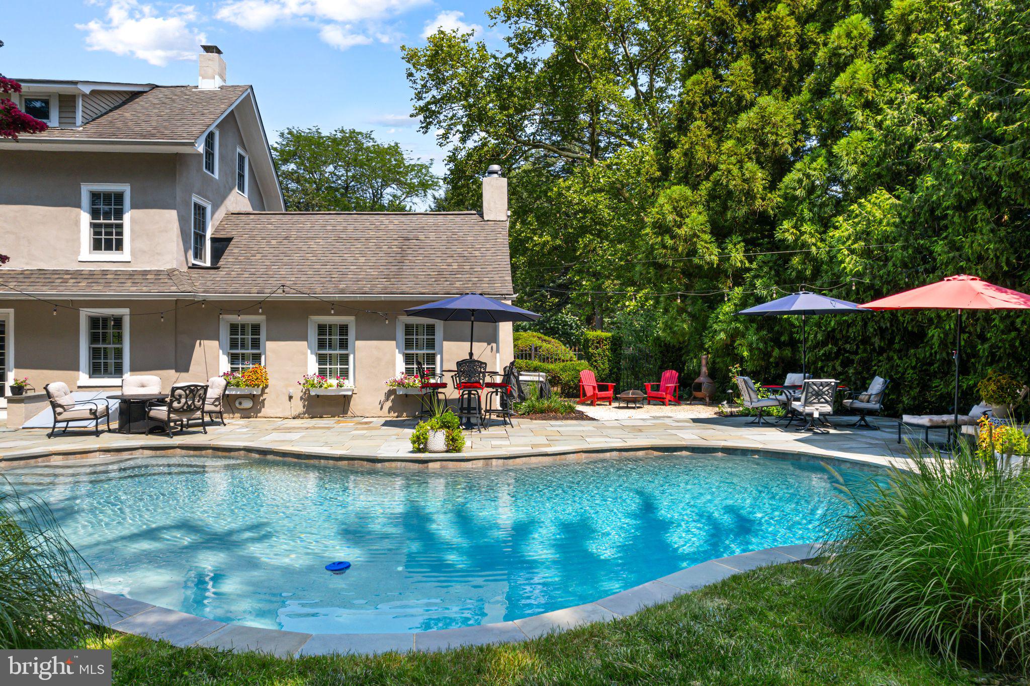 DELAVUE MANOR - Residential