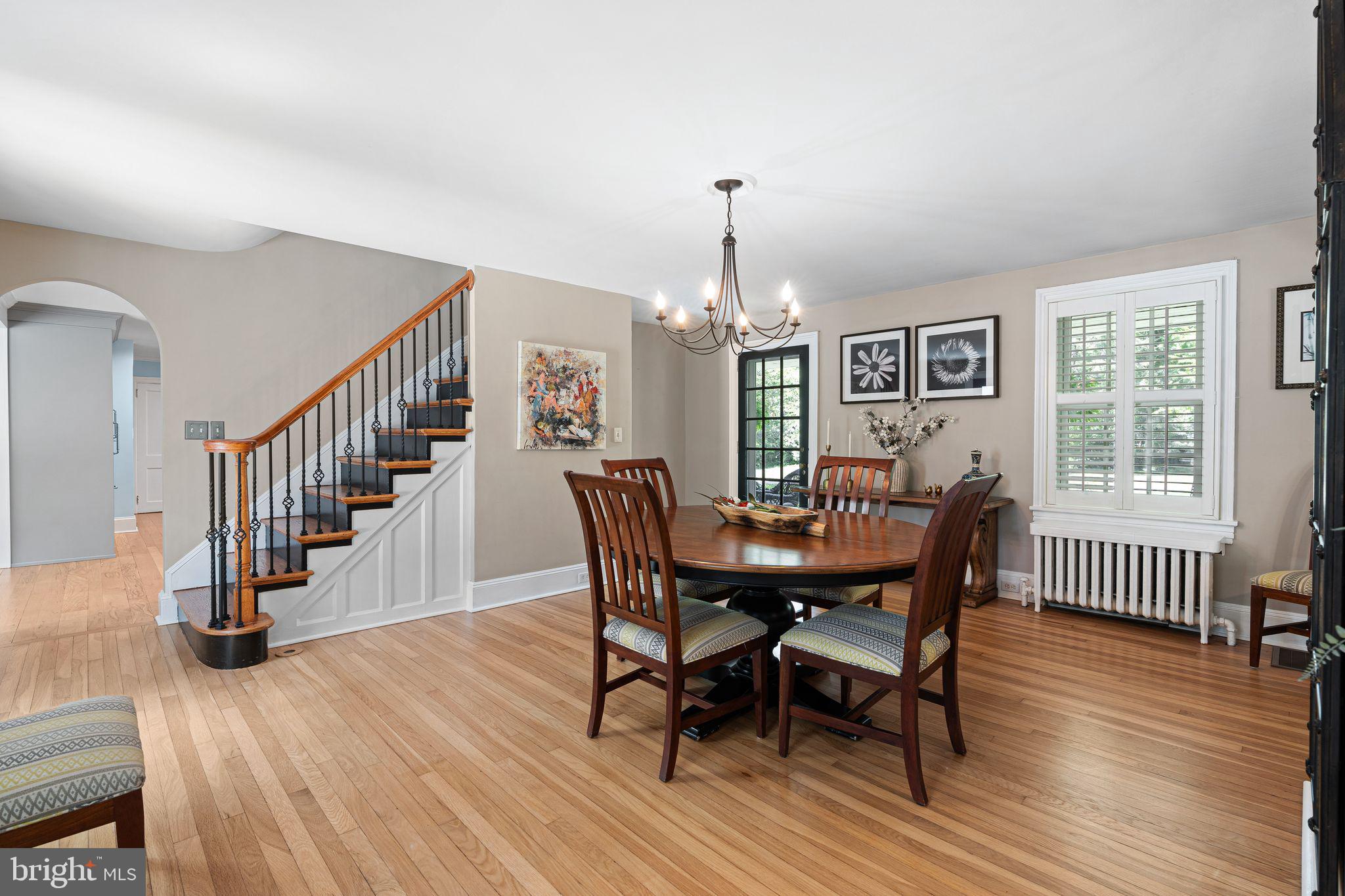 DELAVUE MANOR - Residential