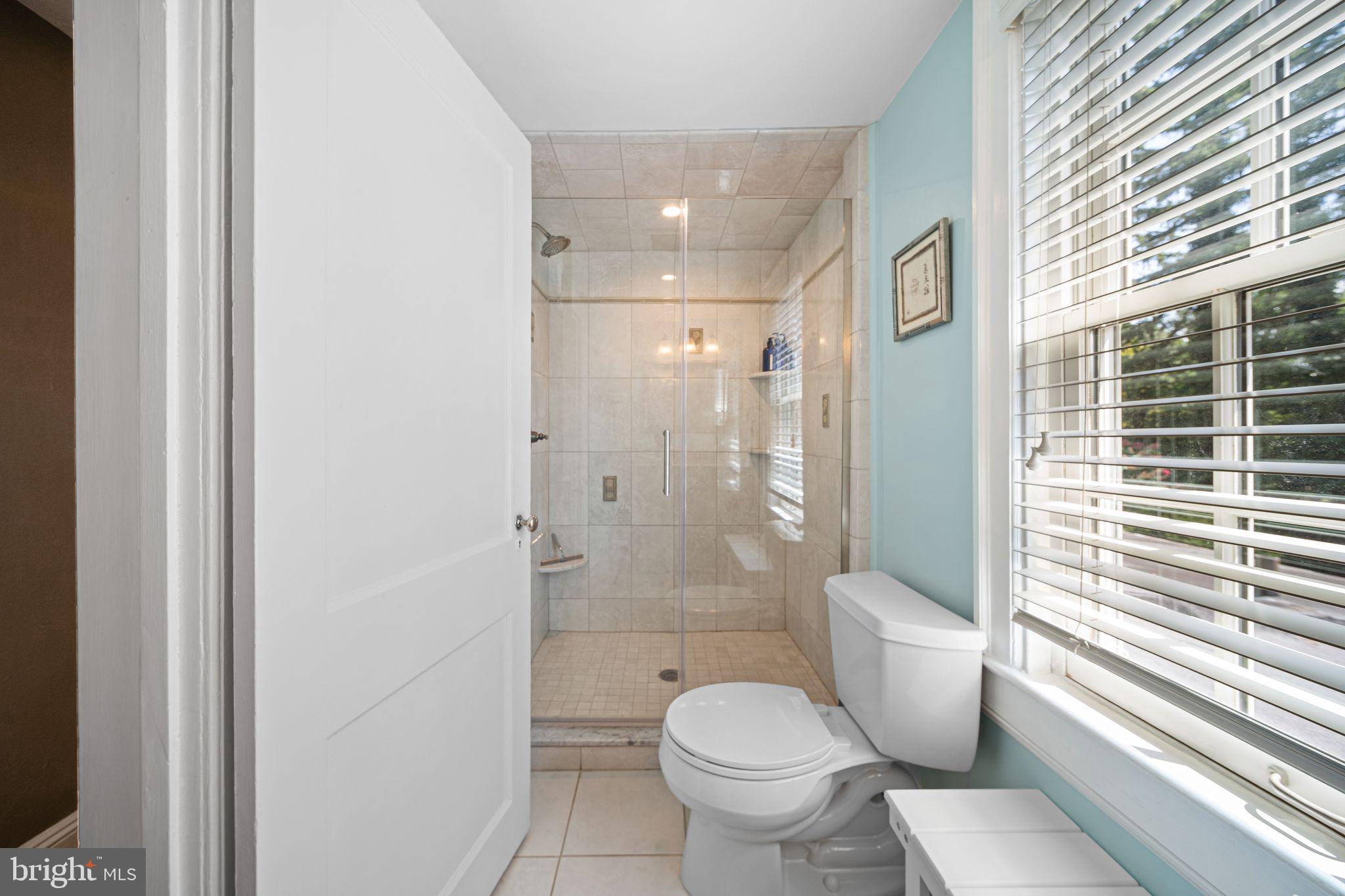 DELAVUE MANOR - Residential