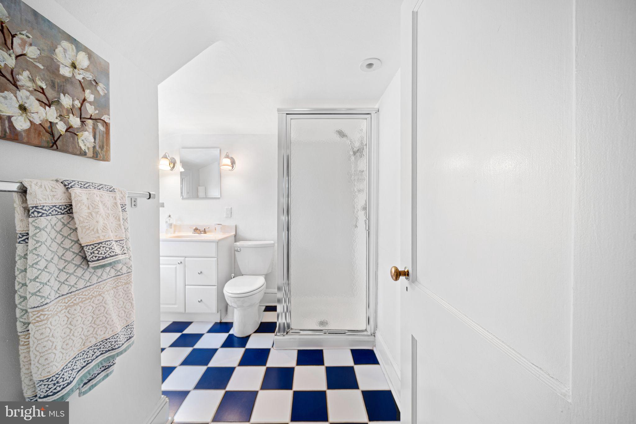 DELAVUE MANOR - Residential