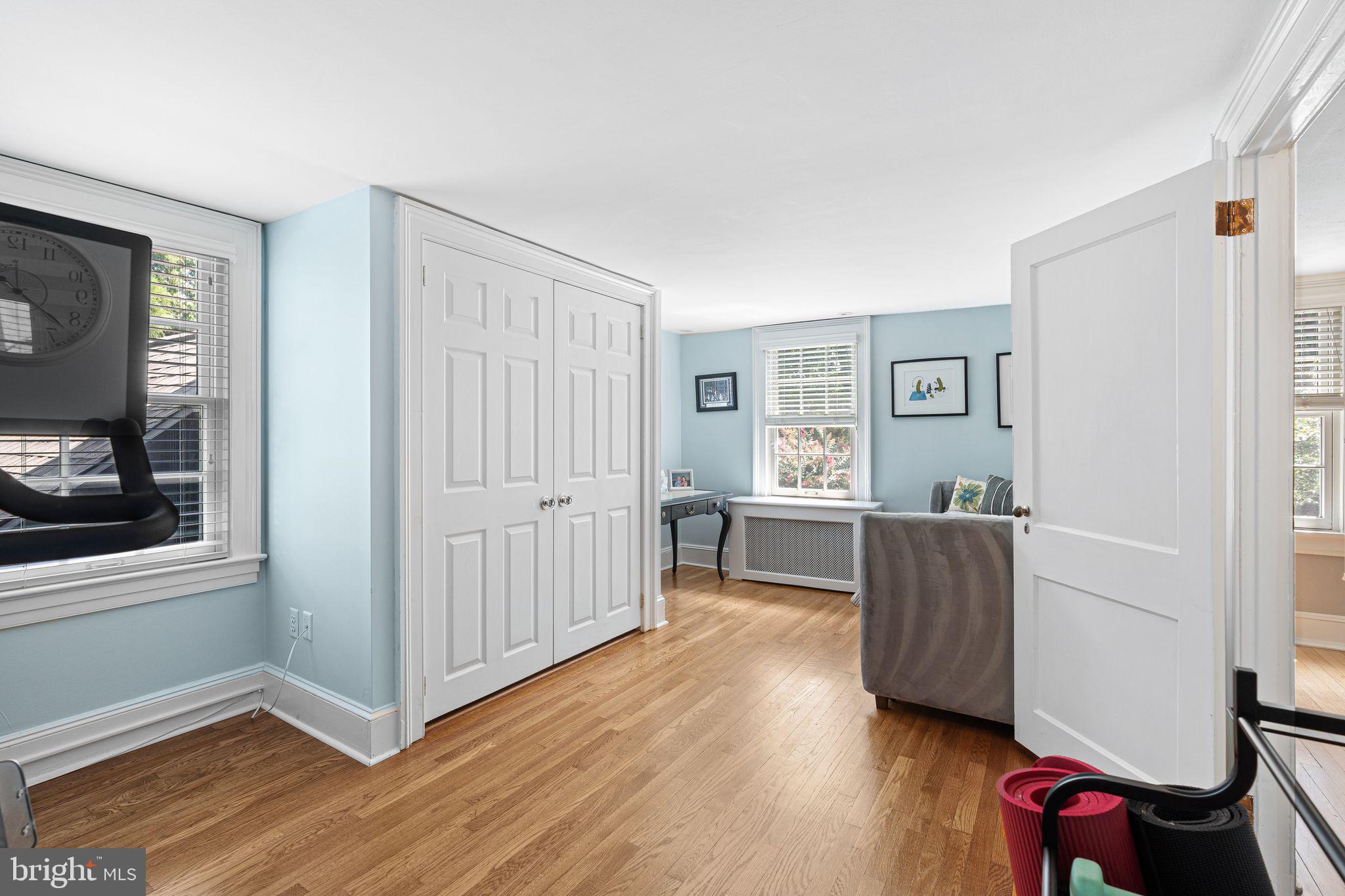 DELAVUE MANOR - Residential