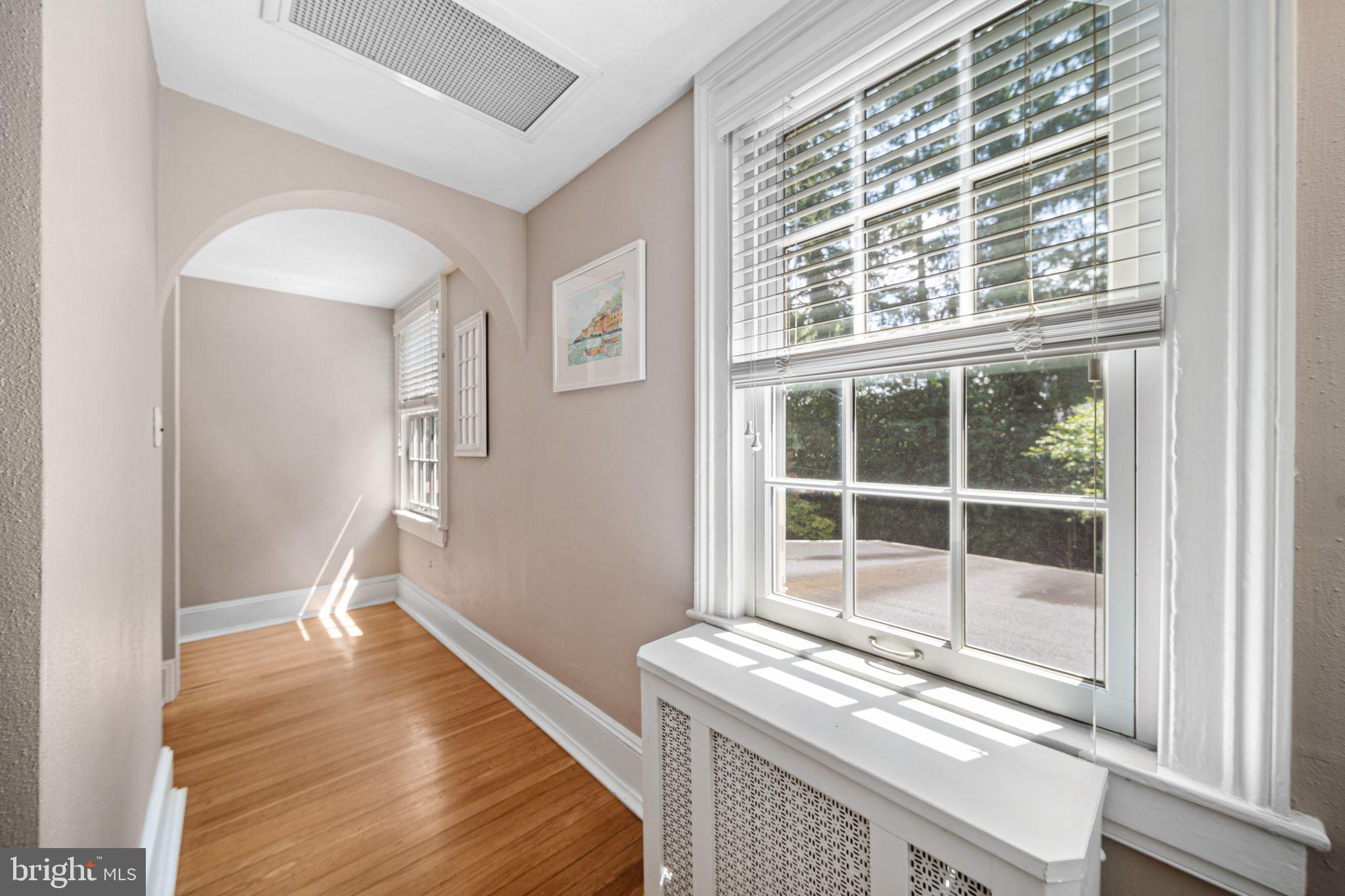 DELAVUE MANOR - Residential