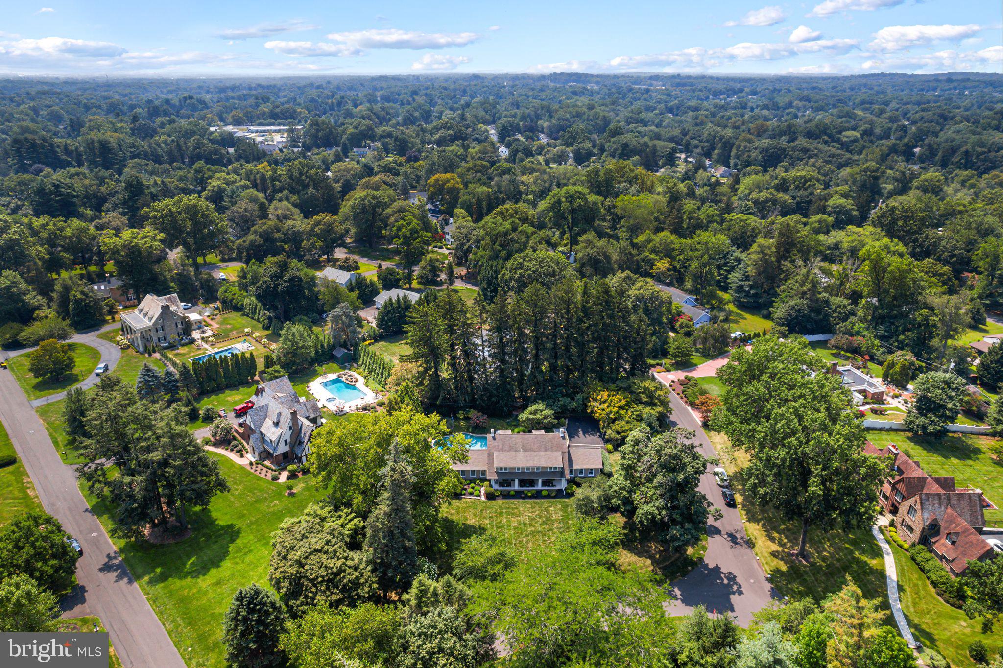 DELAVUE MANOR - Residential