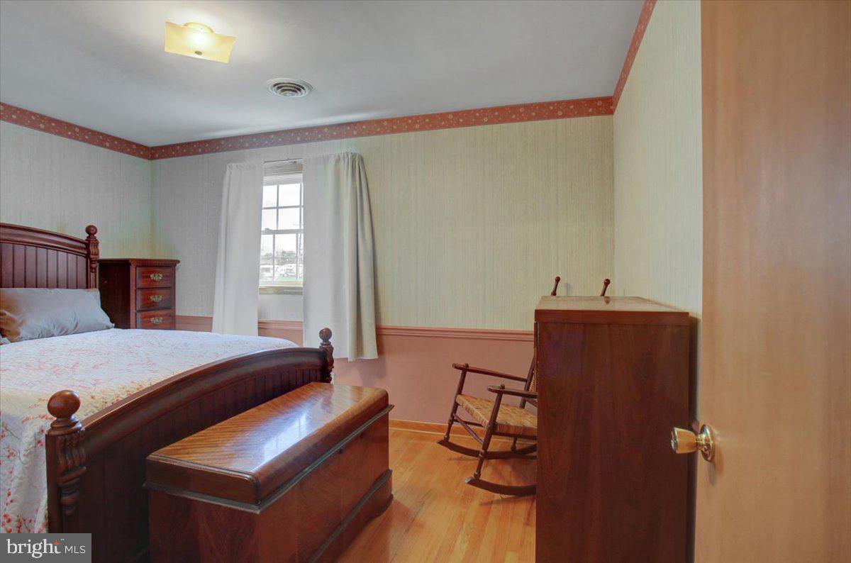 TOWN AND COUNTRY - Residential