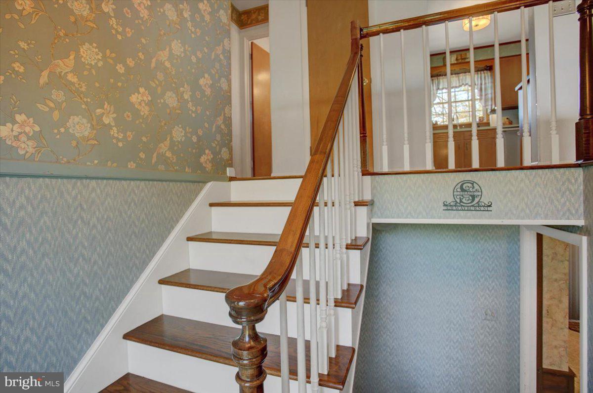 TOWN AND COUNTRY - Residential