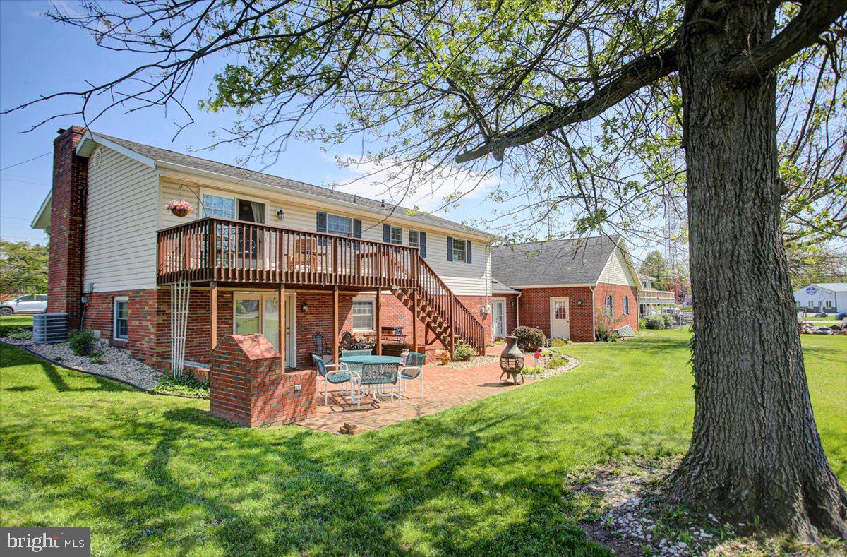 TOWN AND COUNTRY - Residential