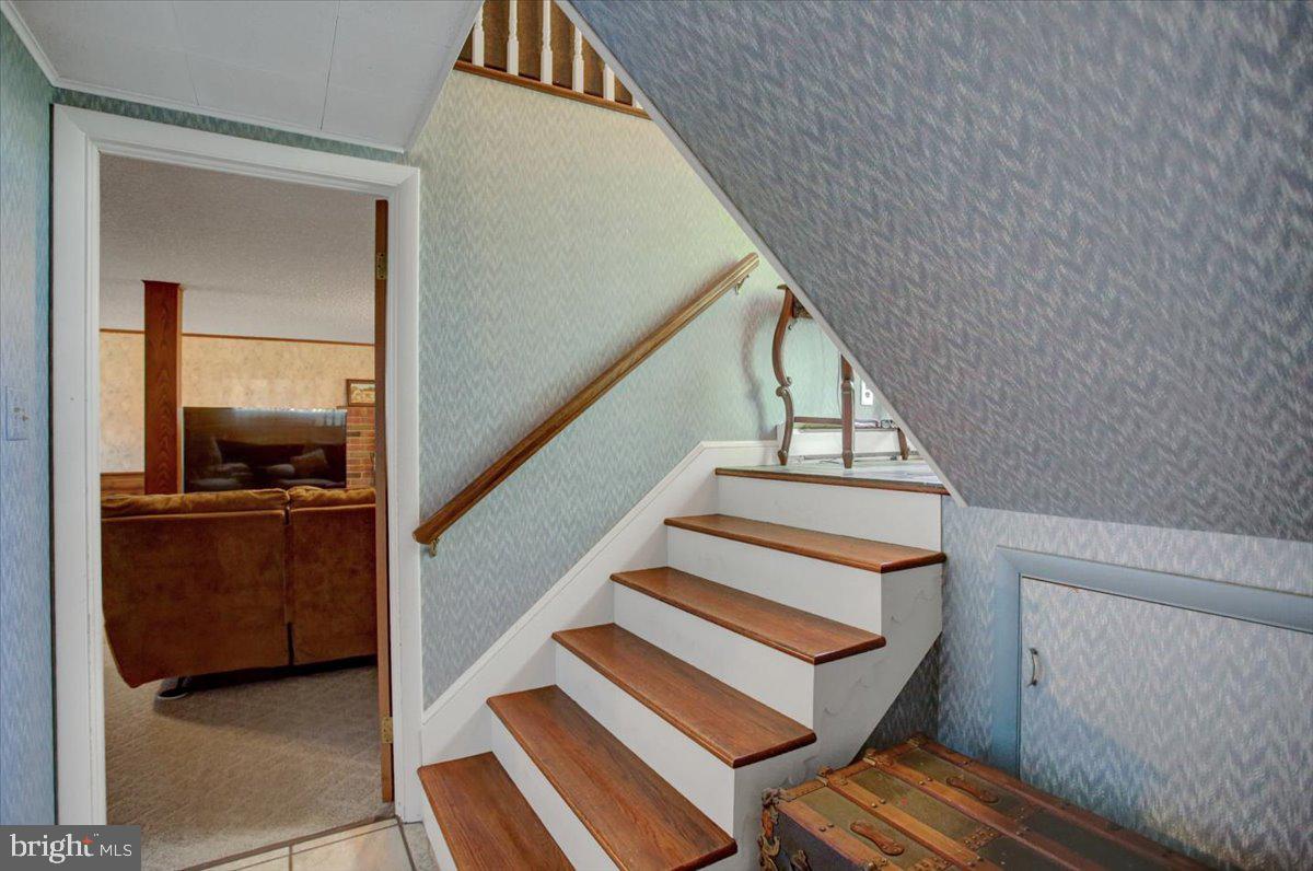 TOWN AND COUNTRY - Residential