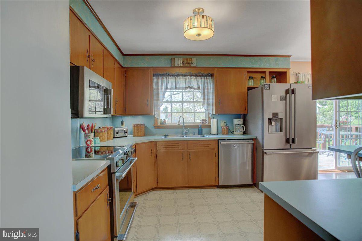 TOWN AND COUNTRY - Residential