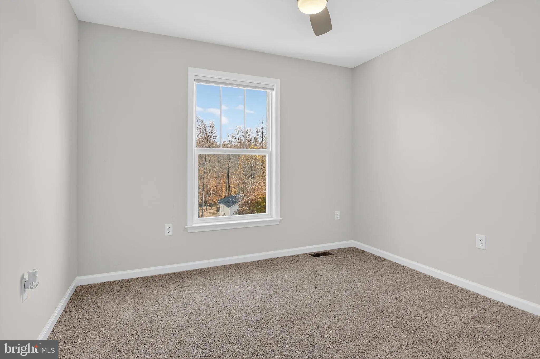 Fredericksburg, Virginia 22405, United States, 3 Bedrooms Bedrooms, ,3 BathroomsBathrooms,Residential,Active,241077