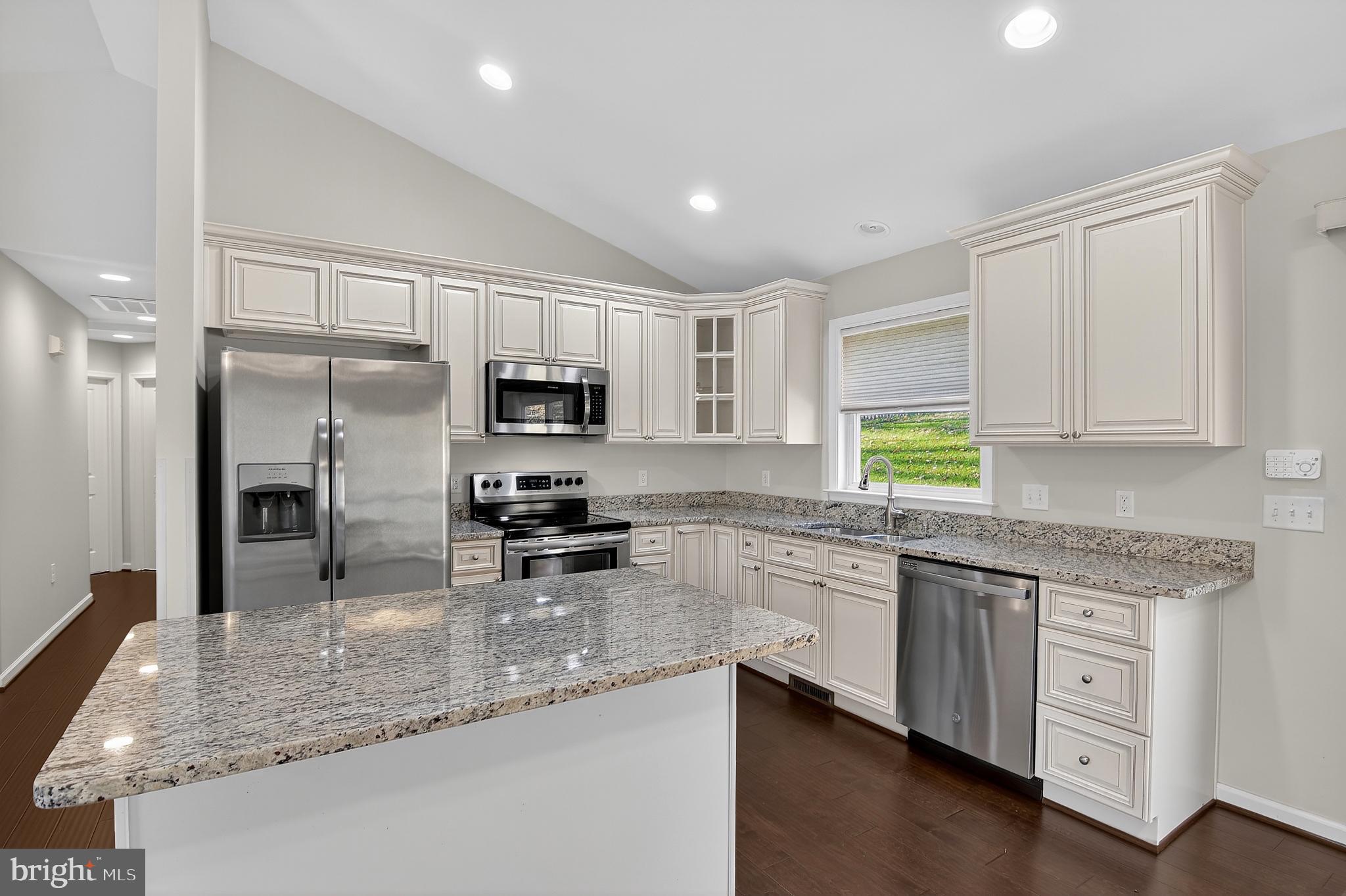 ARGYLE HILLS - Residential