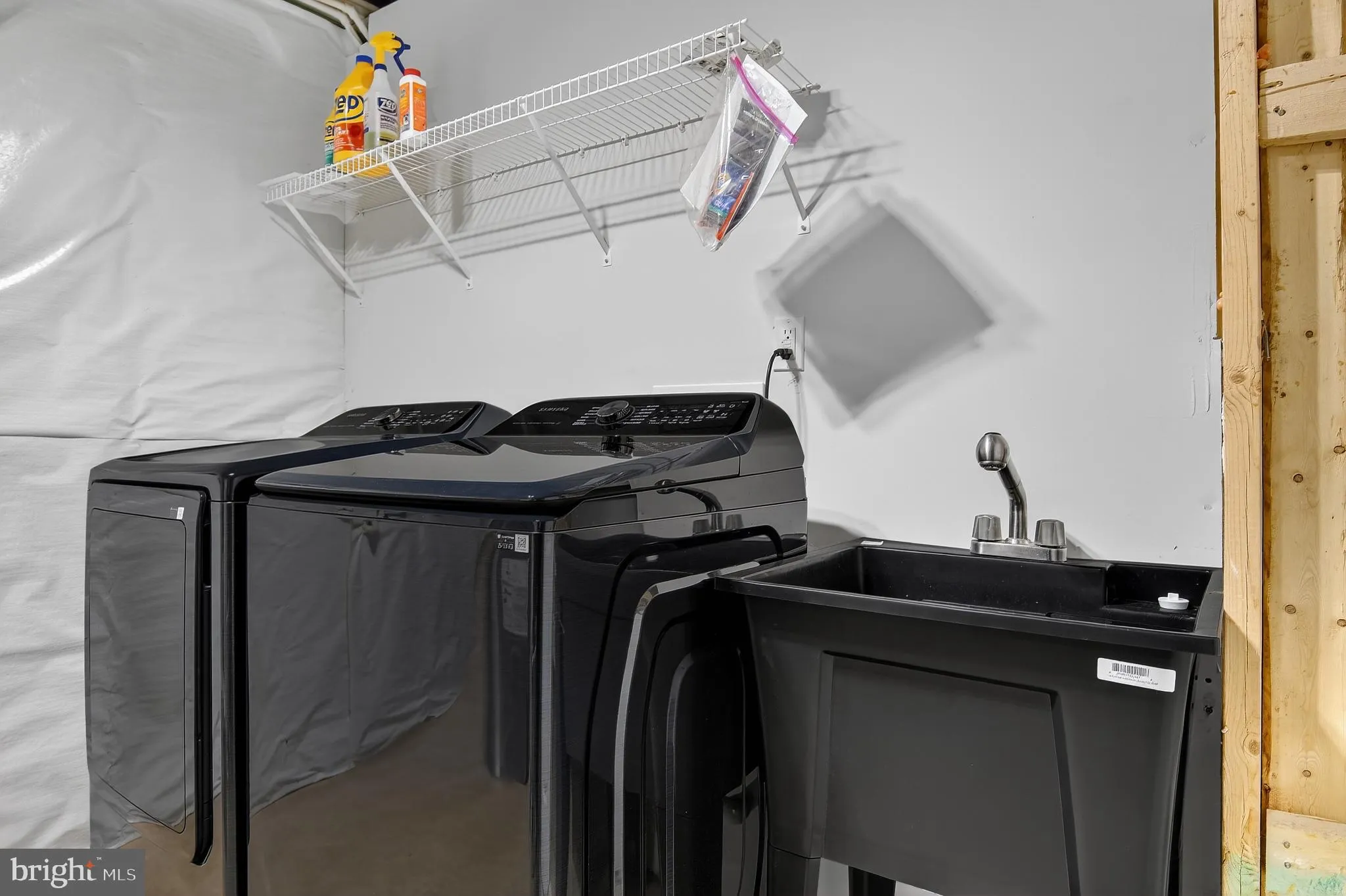 Fredericksburg, Virginia 22405, United States, 3 Bedrooms Bedrooms, ,3 BathroomsBathrooms,Residential,Active,241077