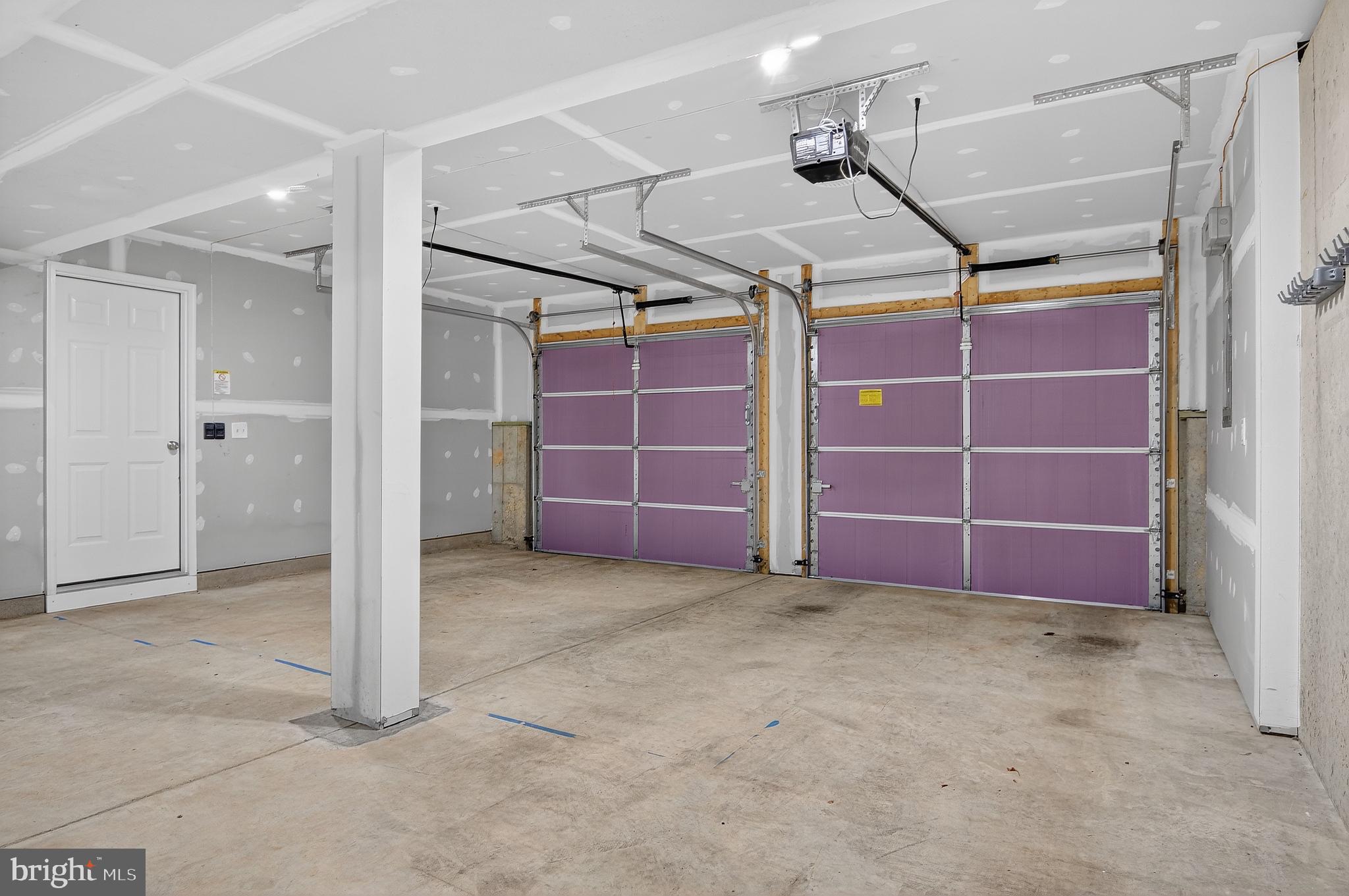 ARGYLE HILLS - Residential