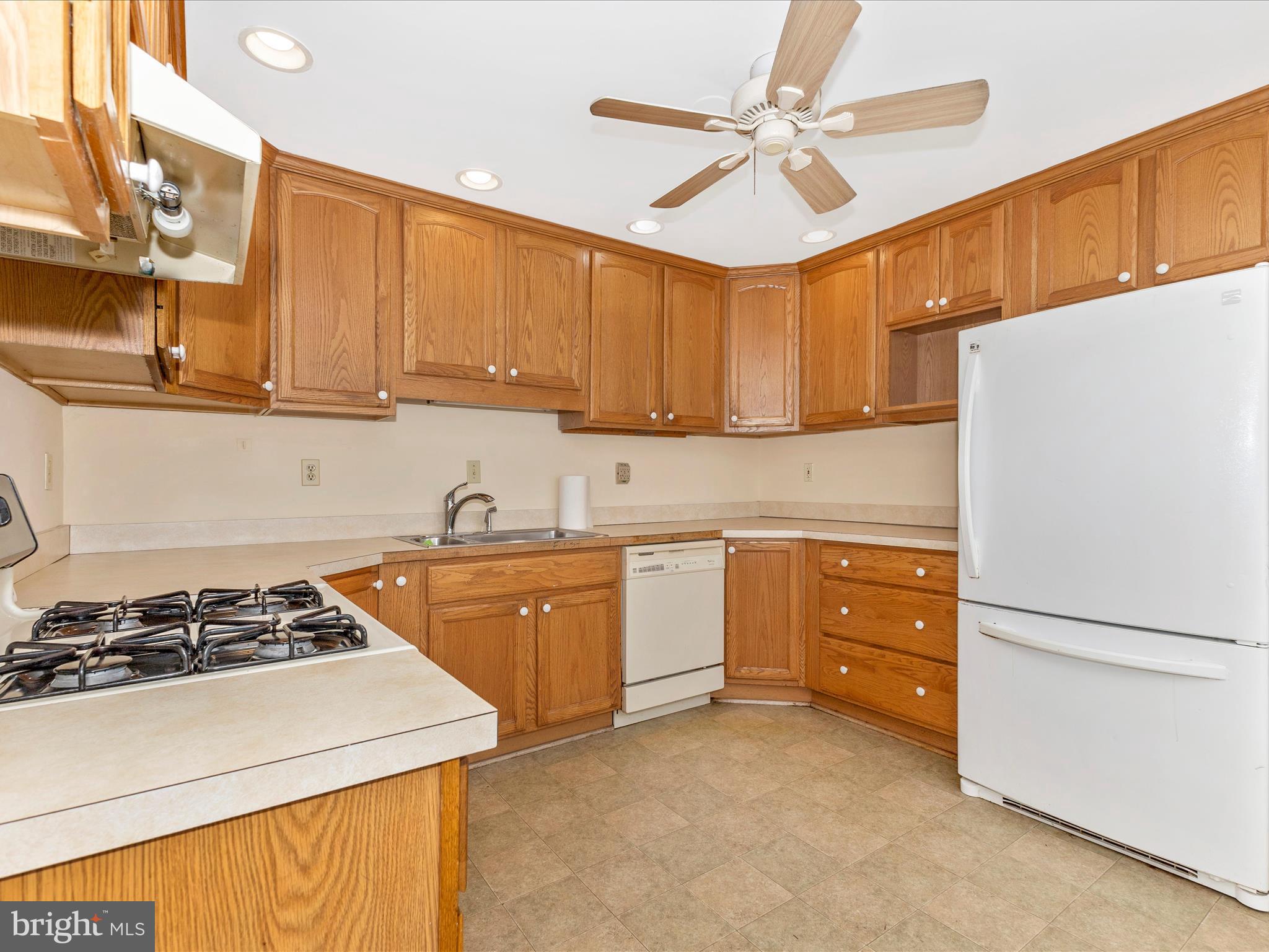 OLNEY OUTSIDE - Commercial Sale