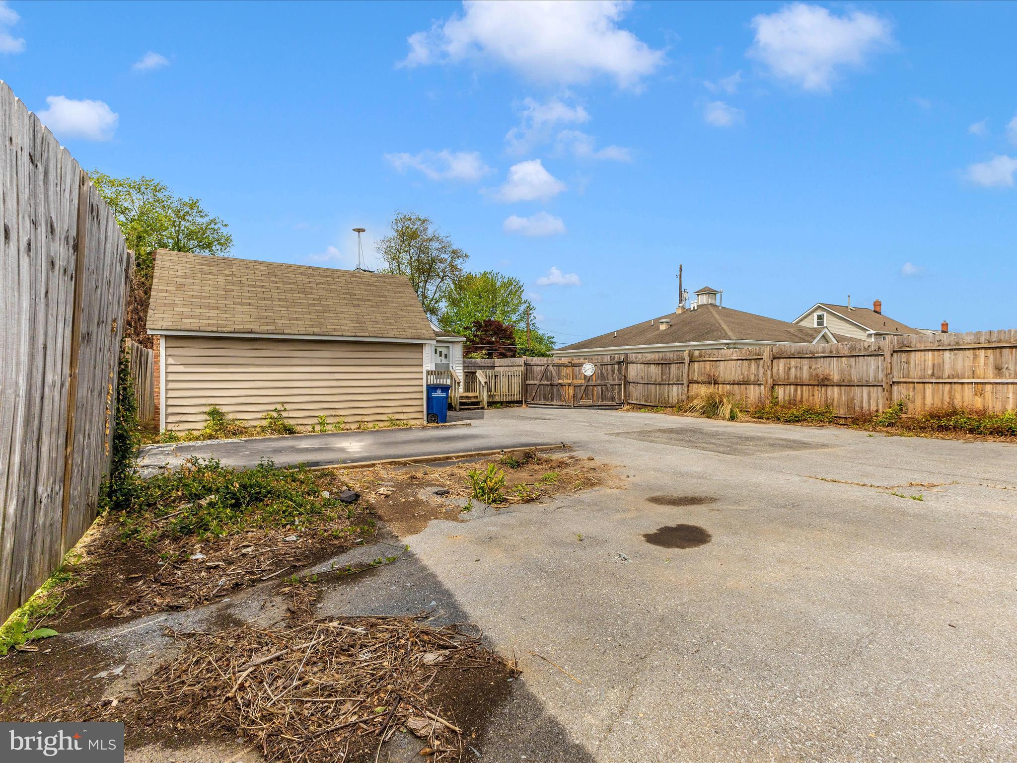 OLNEY OUTSIDE - Commercial Sale