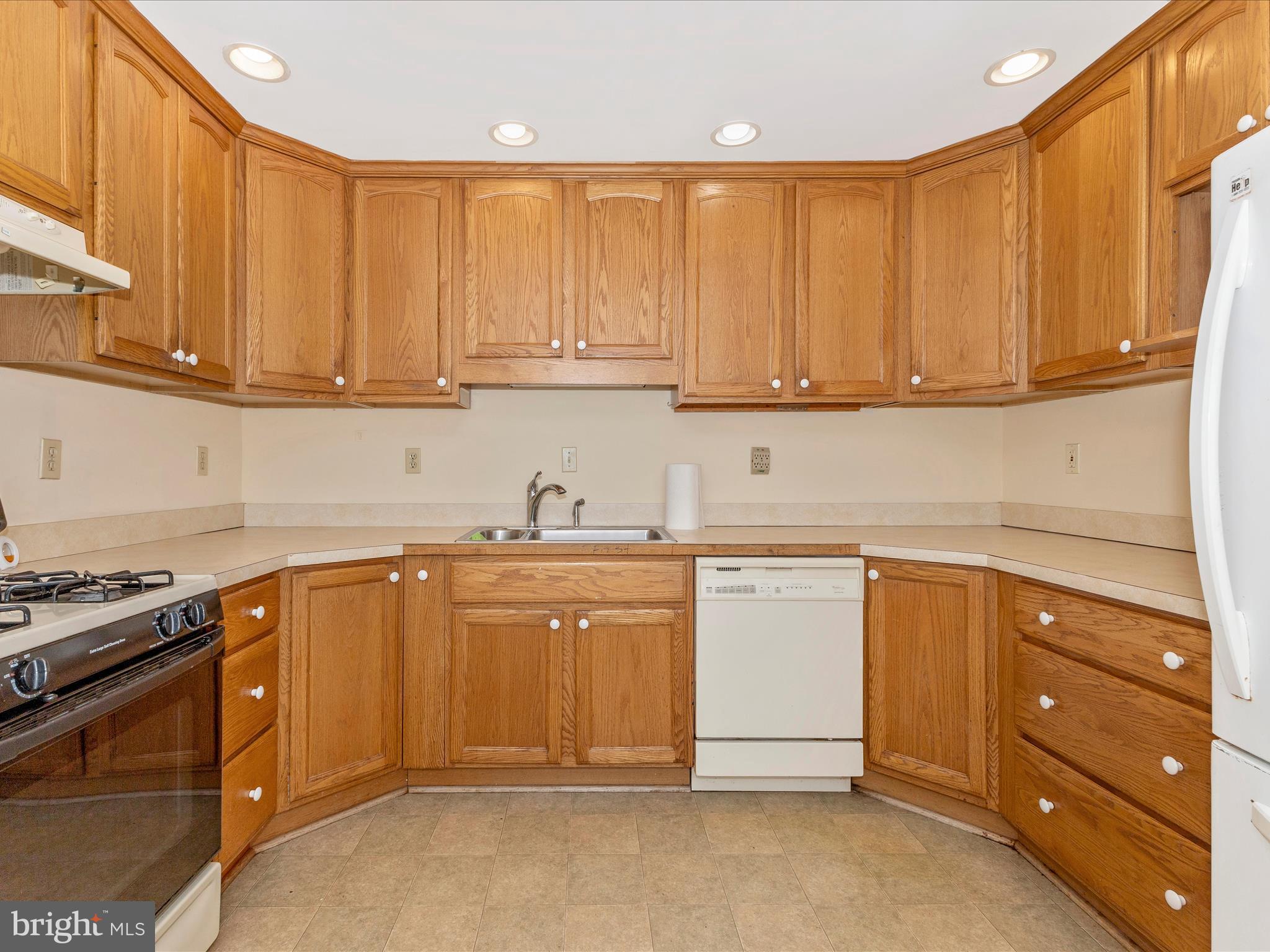 OLNEY OUTSIDE - Commercial Sale