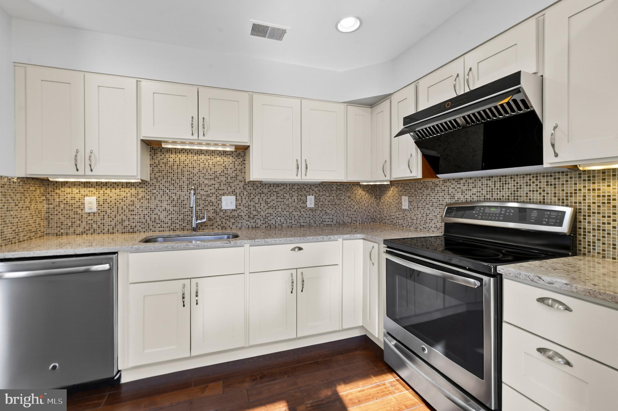 POTOMAC GROVE - Residential