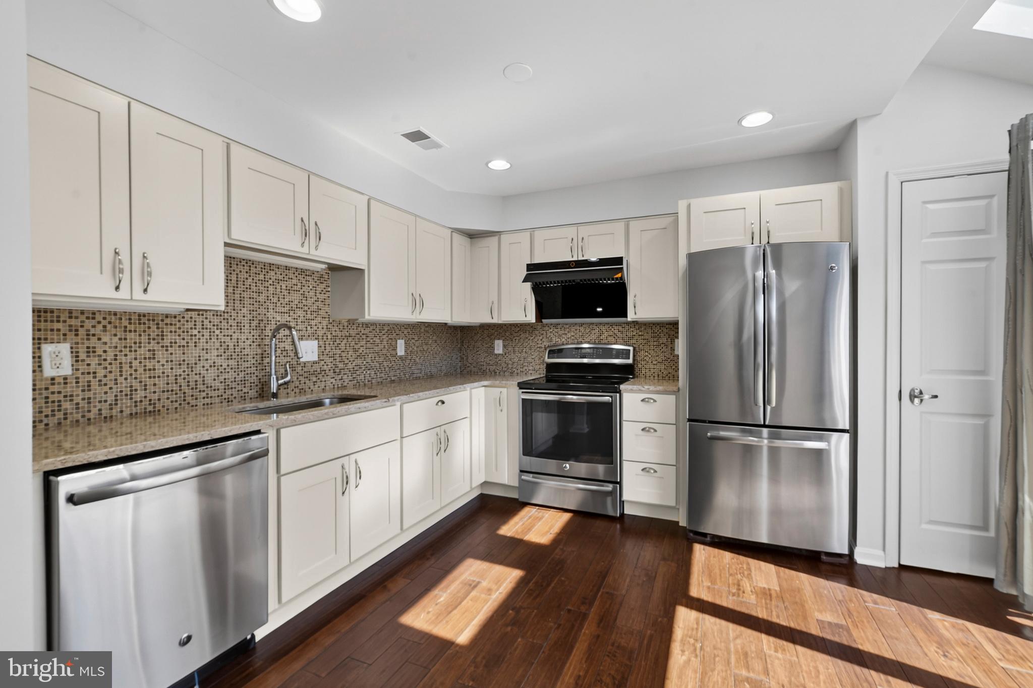 POTOMAC GROVE - Residential