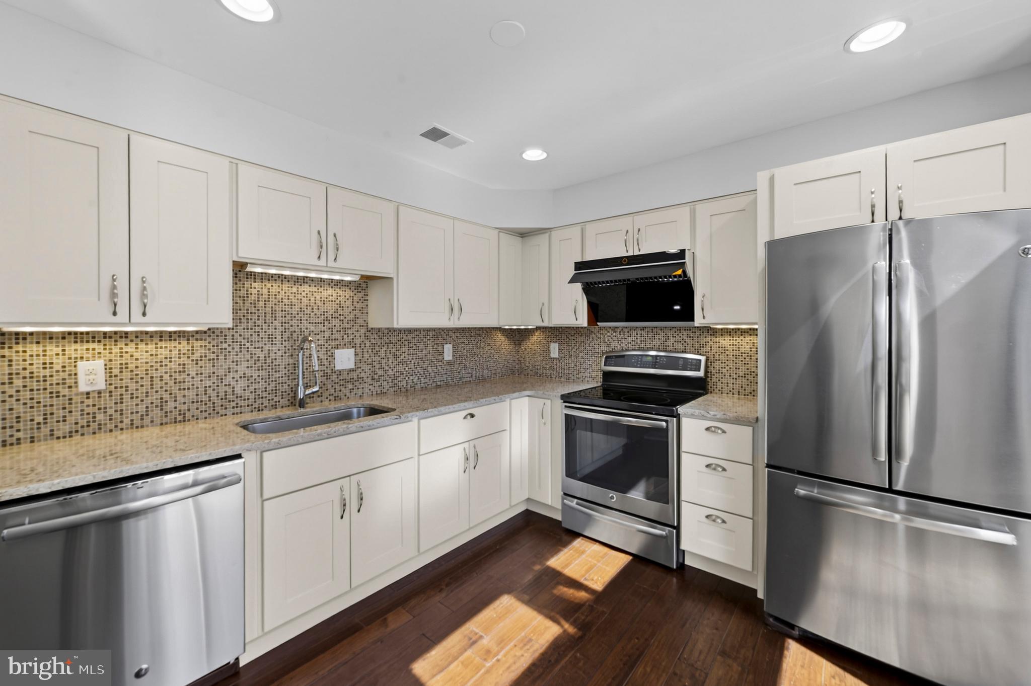 POTOMAC GROVE - Residential