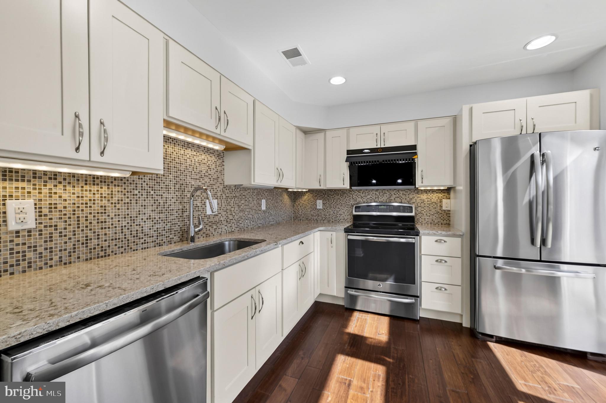 POTOMAC GROVE - Residential