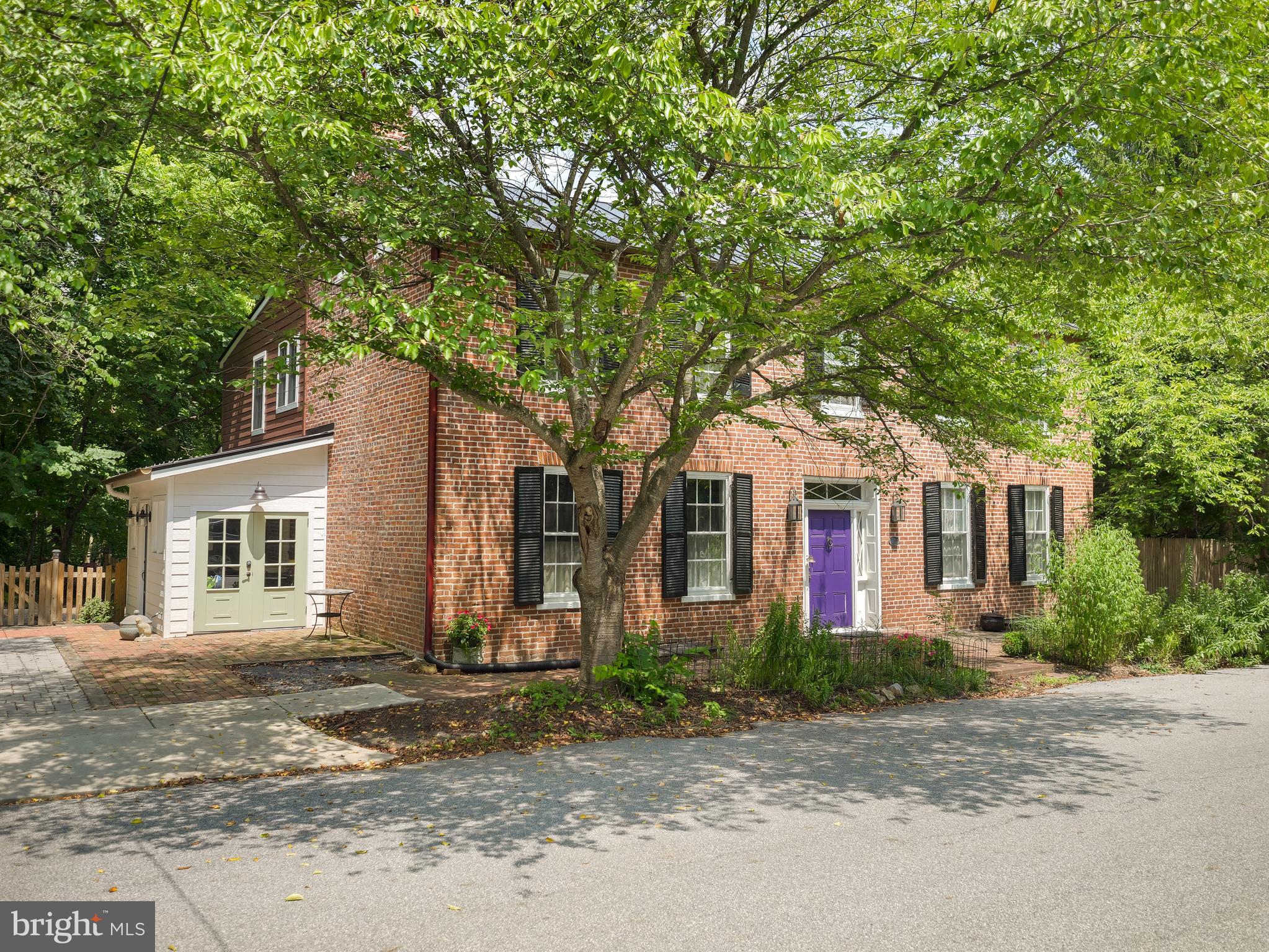 211 E HIGH STREET