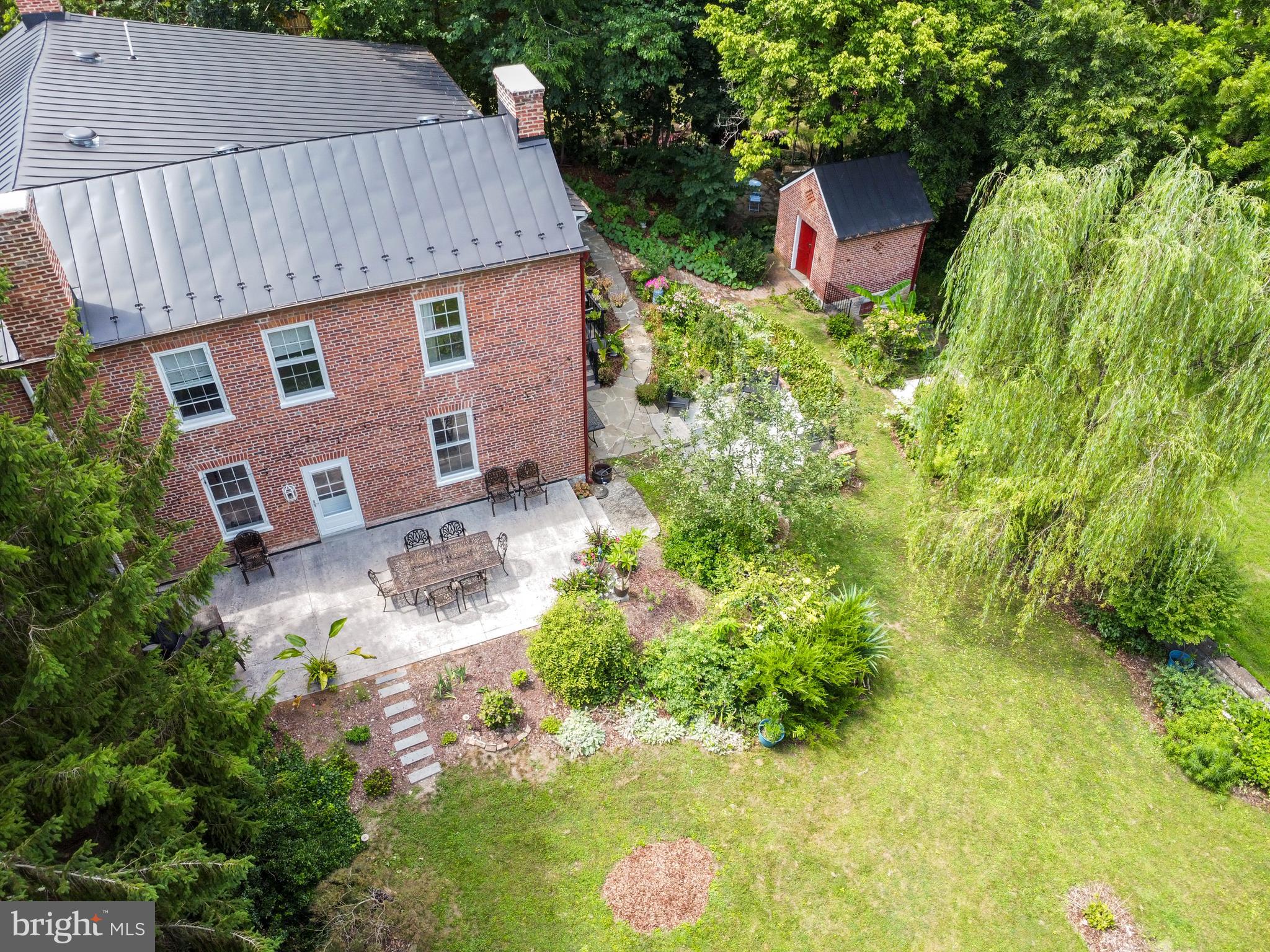 211 E HIGH STREET