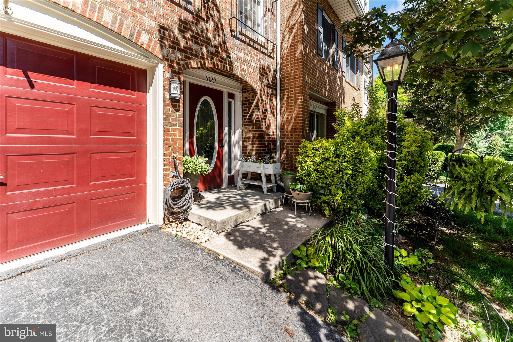 NORTH GATE TOWNE HOMES - Residential