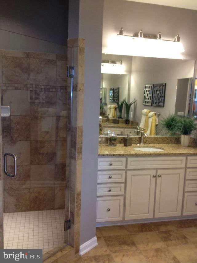 RESIDENCES AT DULLES PRK - Residential Lease