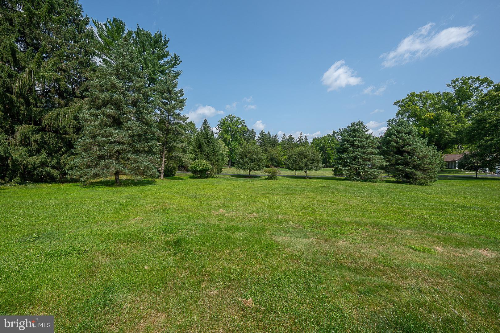 1011 N VALLEY ROAD