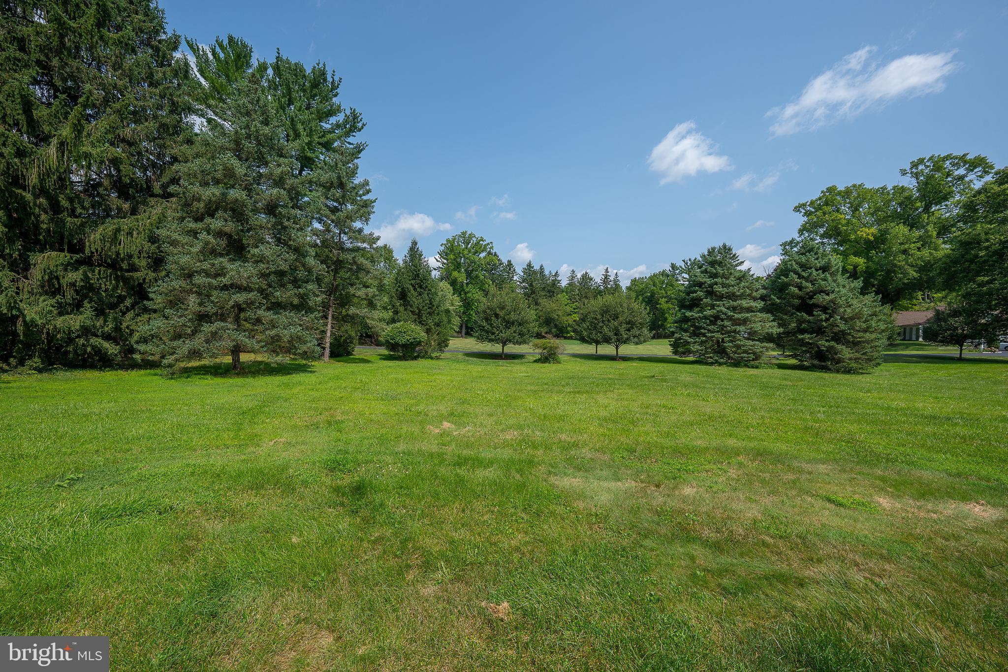 1011 N VALLEY ROAD
