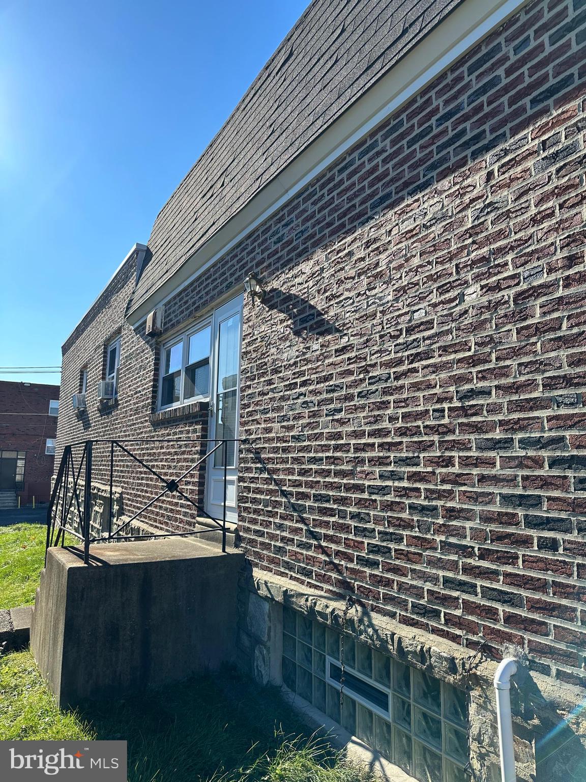 HOLME CIRCLE - Residential