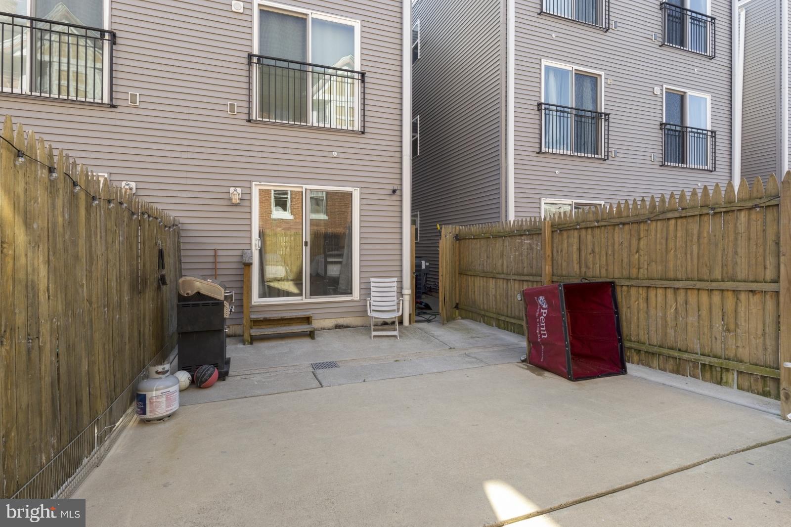 WALNUT HILL - Residential Lease