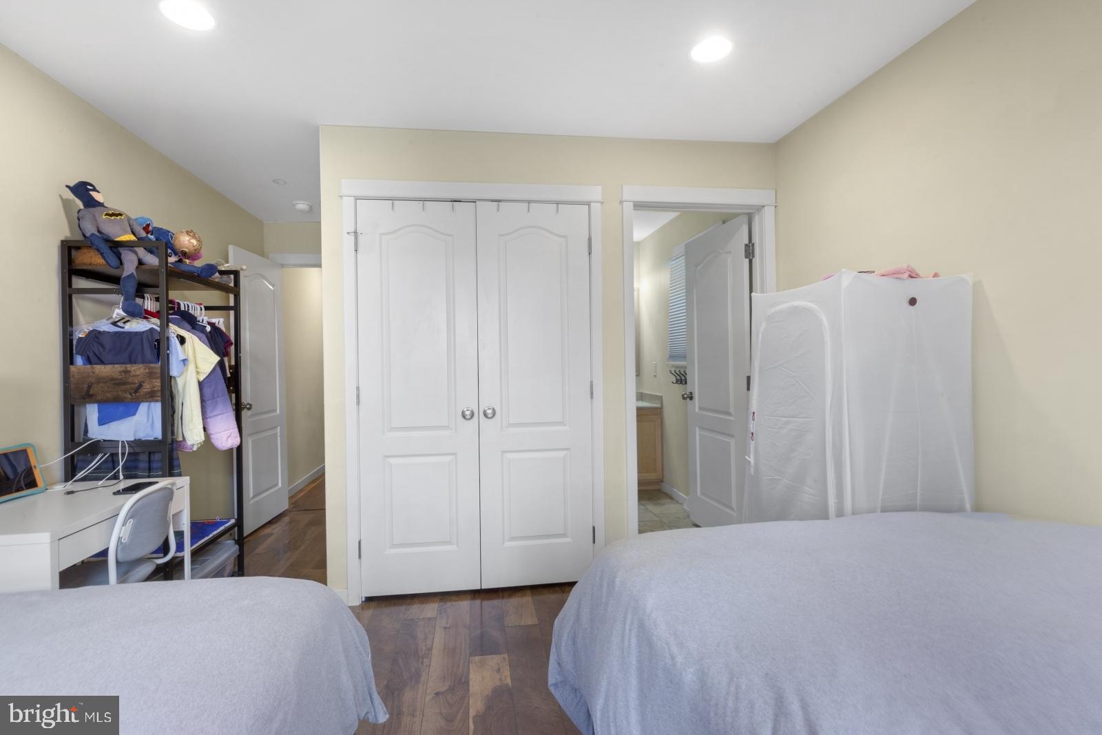 WALNUT HILL - Residential Lease