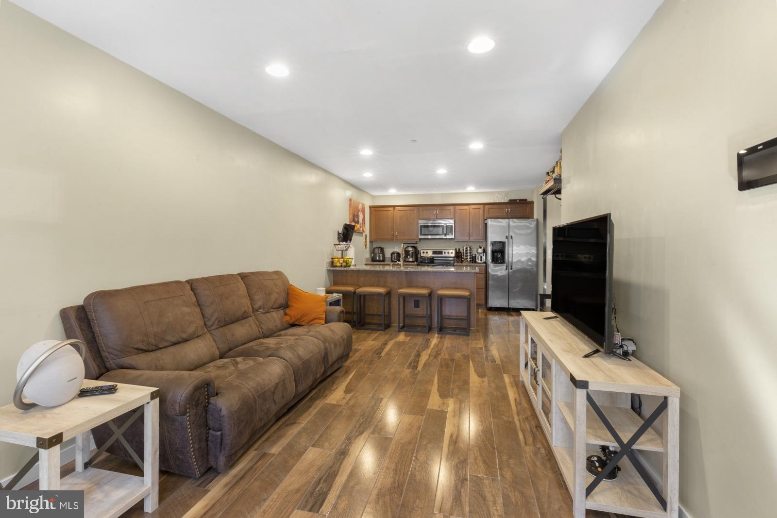 WALNUT HILL - Residential Lease