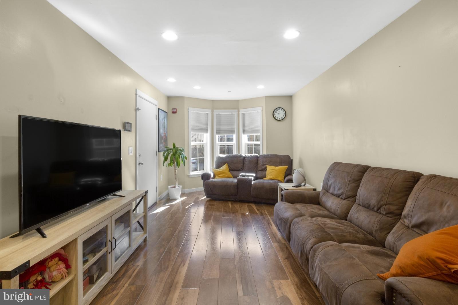 WALNUT HILL - Residential Lease