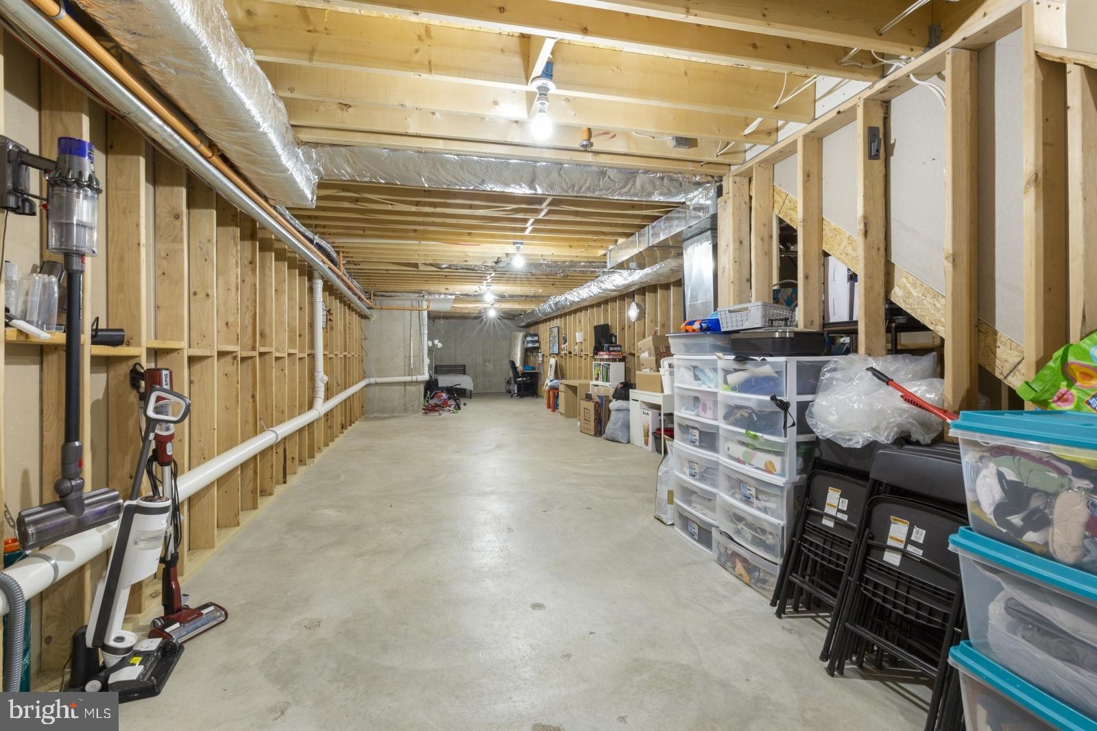 WALNUT HILL - Residential Lease