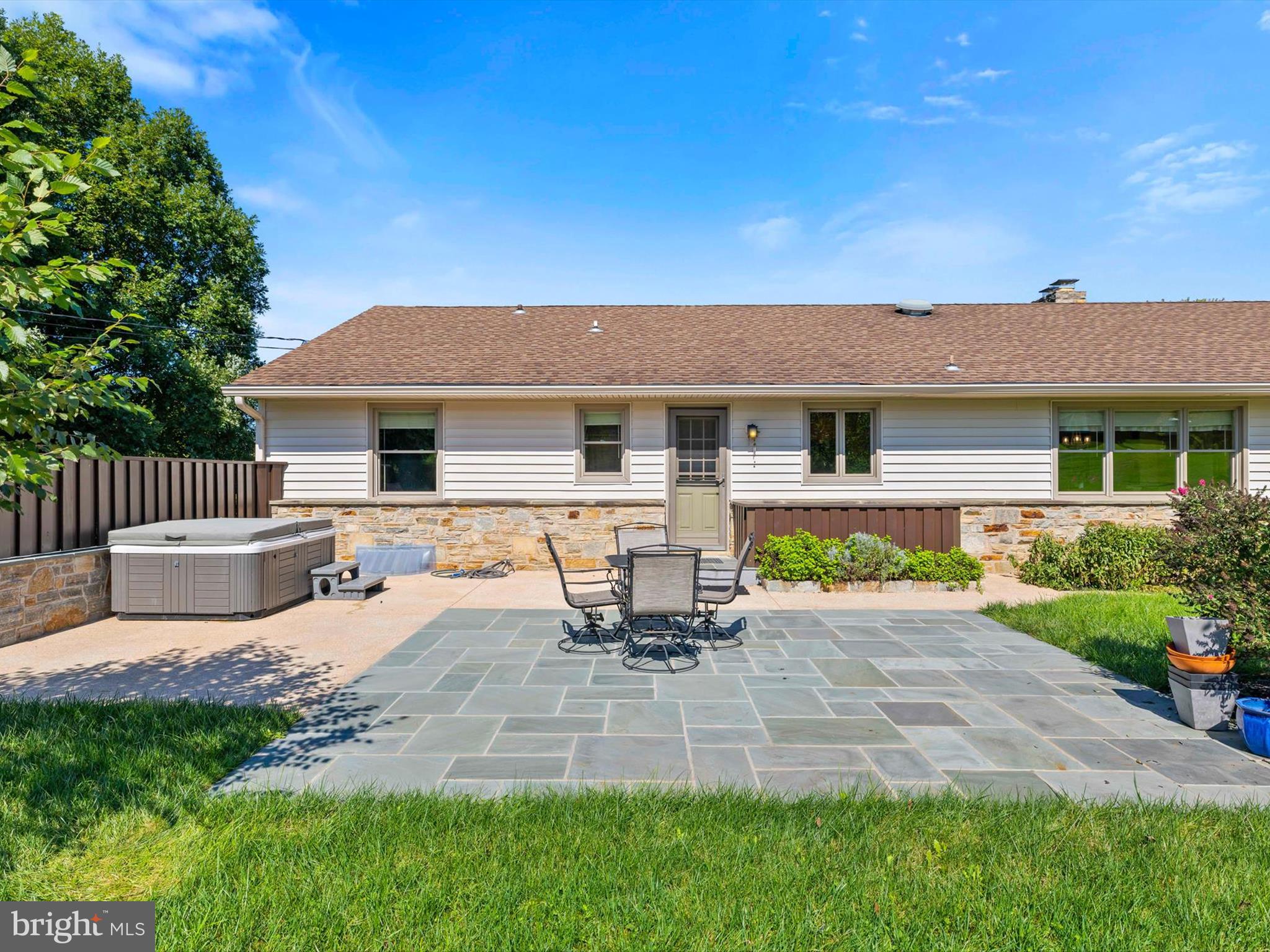 HAMPTON - Residential