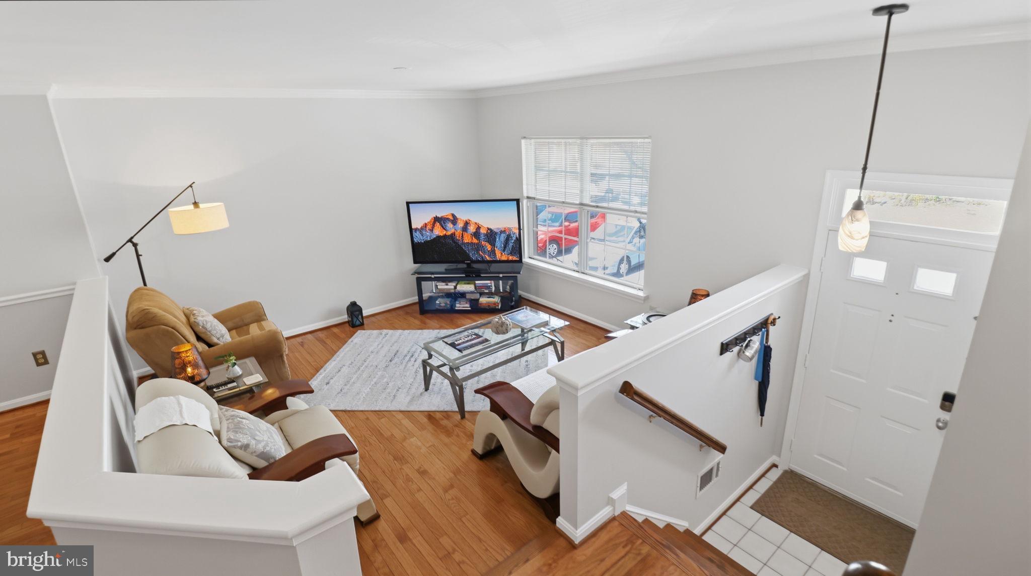 MIRROR RIDGE - Residential