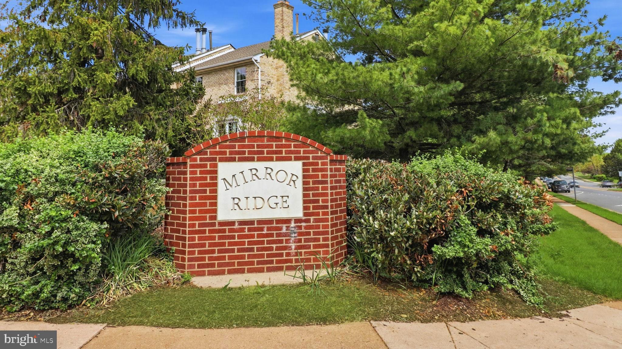 MIRROR RIDGE - Residential