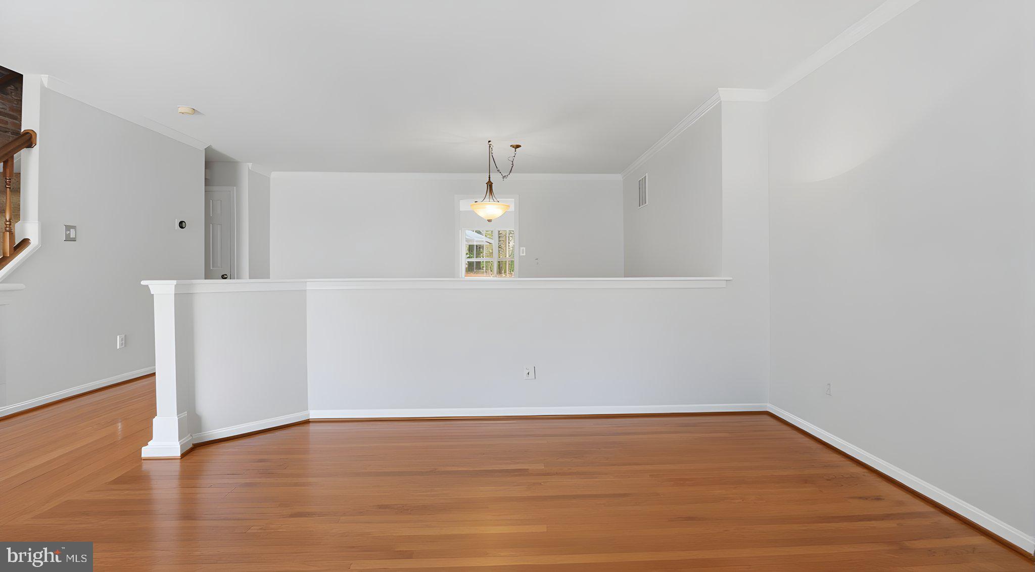 MIRROR RIDGE - Residential